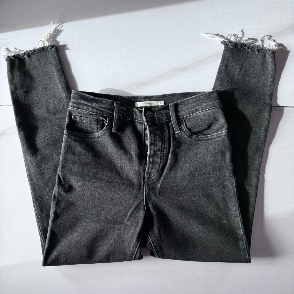 Levi’s Women’s Wedgie Skinny Jeans.
